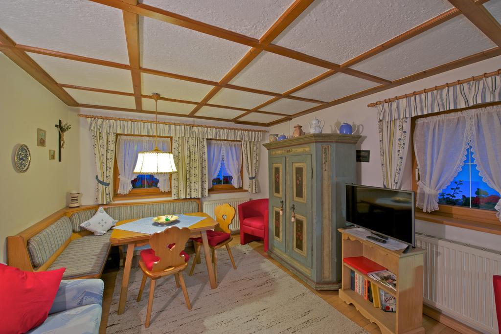 Holzschnitzers Appartements Ehrwald Exterior photo
